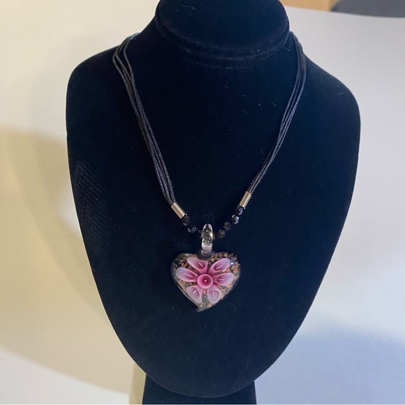 Glasswork heart with beaded cord, very pretty. Handmade - Picture 3 of 3